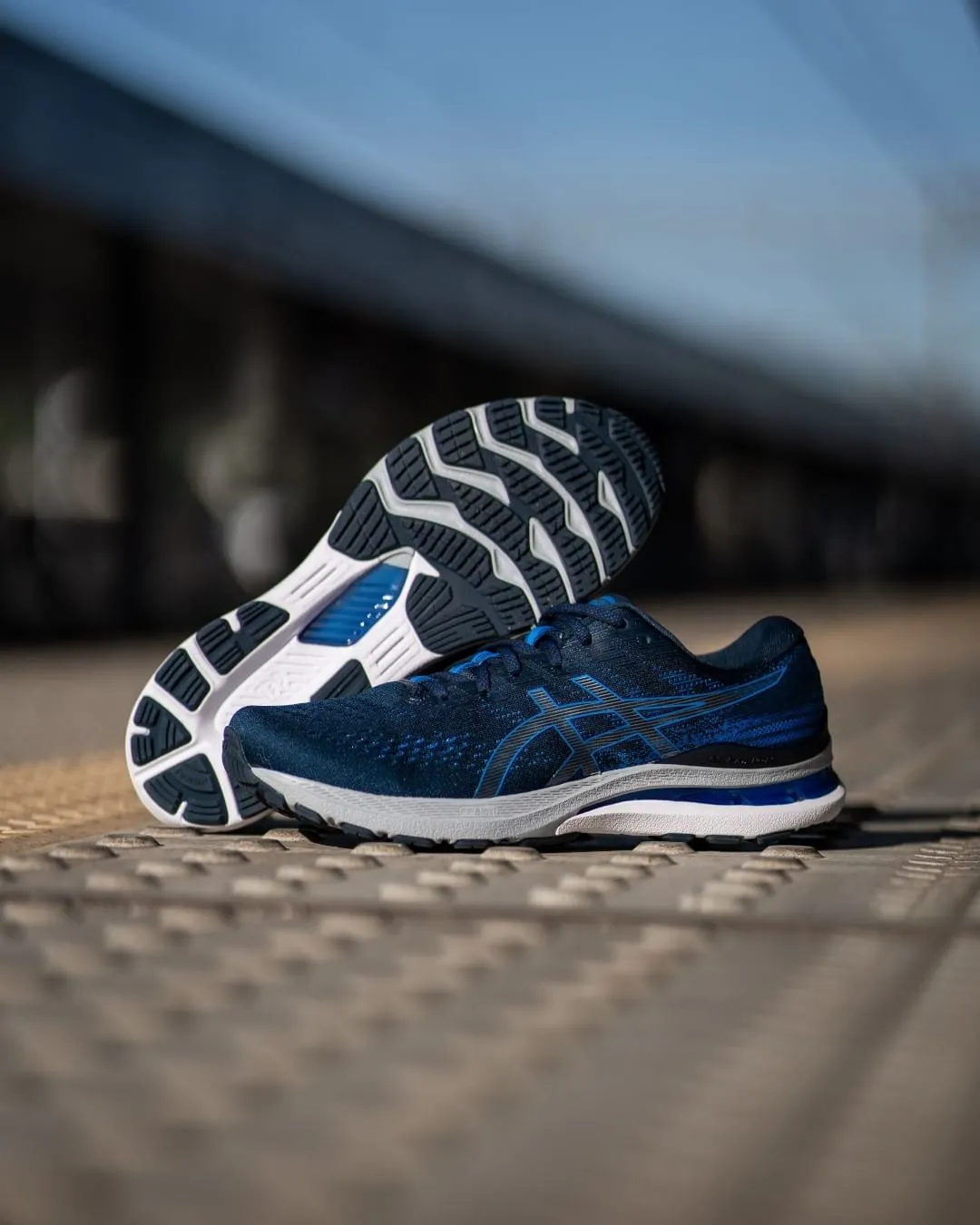 行走的中流砥柱！一篇教你ASICS跑鞋怎么选