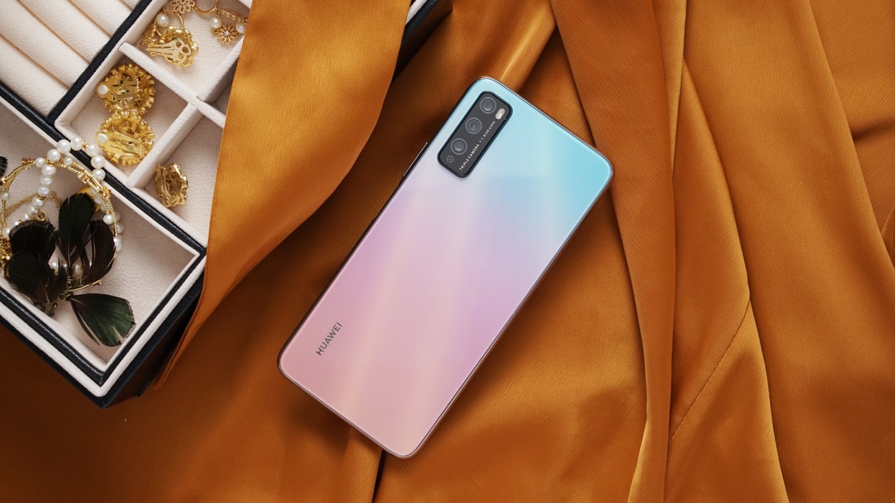 最新华为千元机热卖榜：华为畅享10S排第一，其中几款很是奇怪