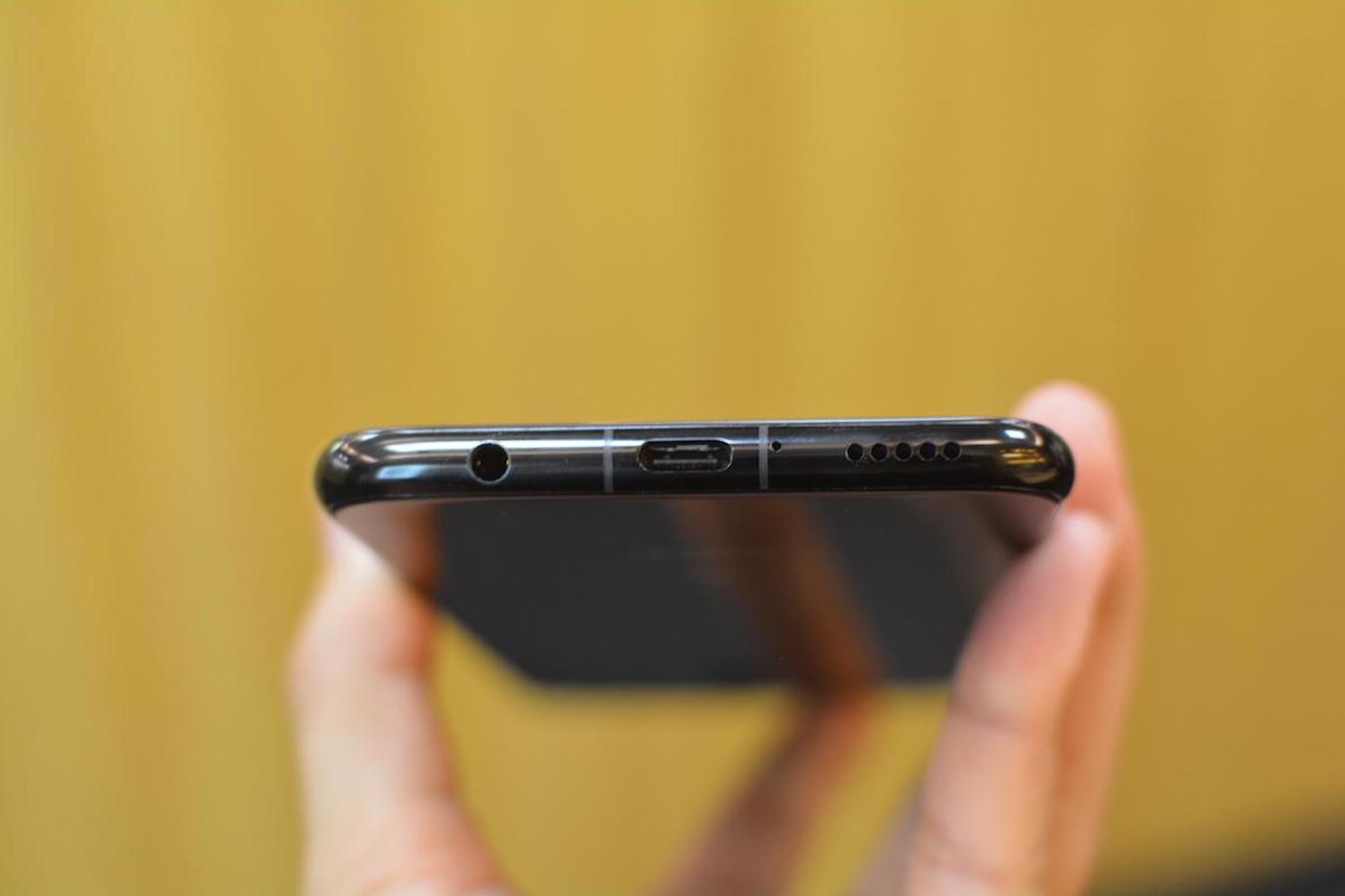 苹果取消3.5mm耳机插孔，国产手机紧随其后，是进步还是倒退？