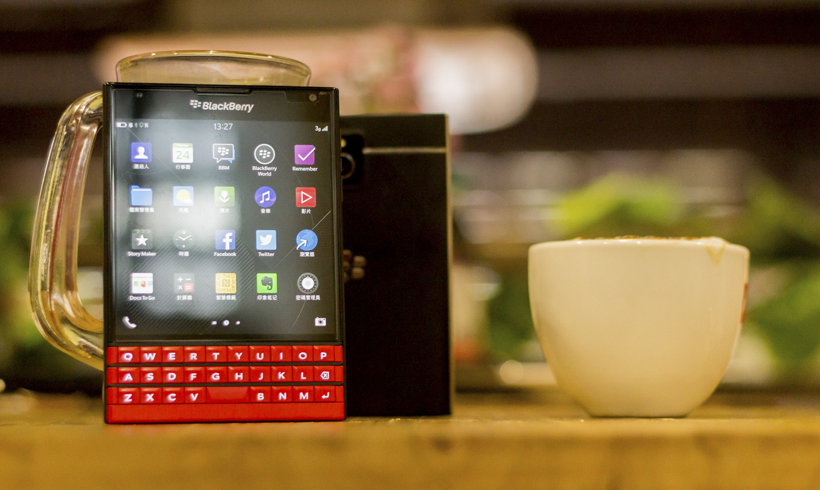 黑莓手机热门机型展示介绍（KEY2, PASSPORT, Q20...）