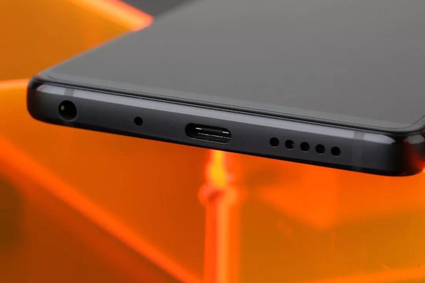 苹果取消3.5mm耳机插孔，国产手机紧随其后，是进步还是倒退？