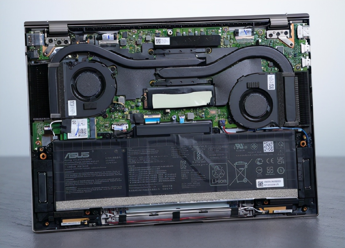 后盖搭载迷你副屏的轻薄本长啥样儿？华硕灵耀X 14体验点评